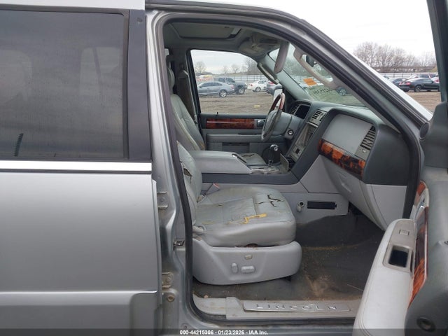 2006 LINCOLN NAVIGATOR 5LMFU27596LJ14378 Photo 4