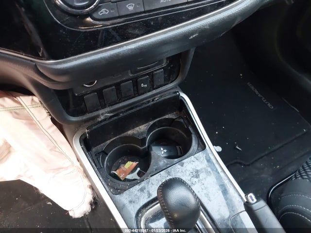 JA4AD3A32JZ054443 Mitsubishi Outlander Le