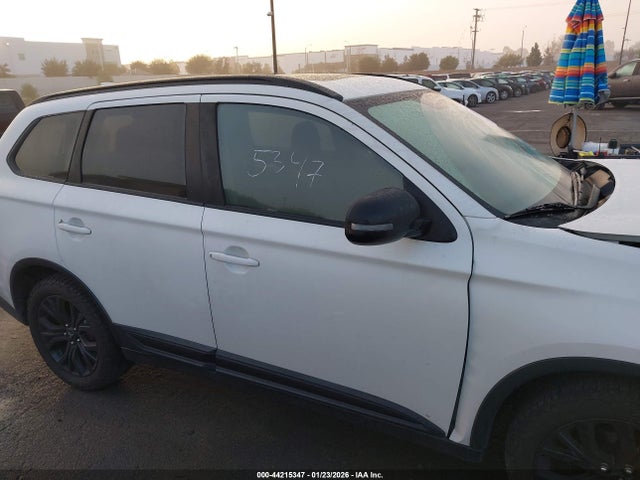 JA4AD3A32JZ054443 Mitsubishi Outlander Le