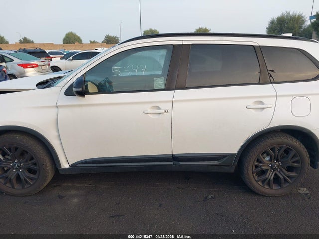 JA4AD3A32JZ054443 Mitsubishi Outlander Le
