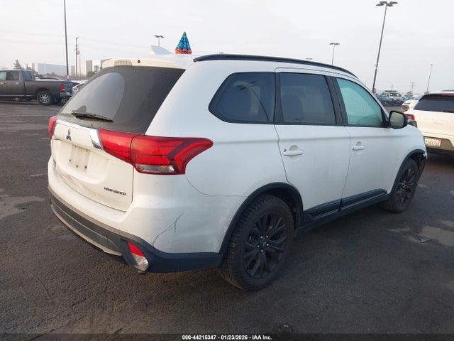 JA4AD3A32JZ054443 Mitsubishi Outlander Le