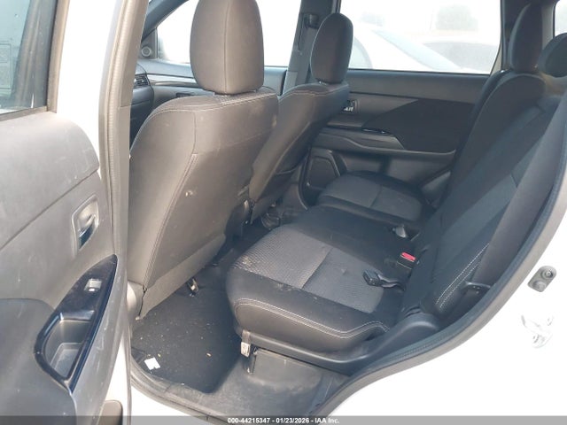 JA4AD3A32JZ054443 Mitsubishi Outlander Le