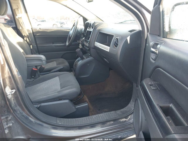 44215394 :رقم المزاد ، 1C4NJCBA8GD568591 vin ، 2016 Jeep Compass Sport مزاد بيع