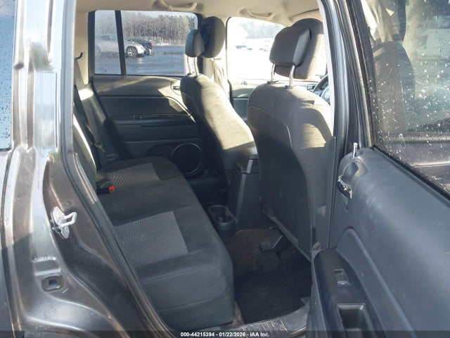 44215394 :رقم المزاد ، 1C4NJCBA8GD568591 vin ، 2016 Jeep Compass Sport مزاد بيع