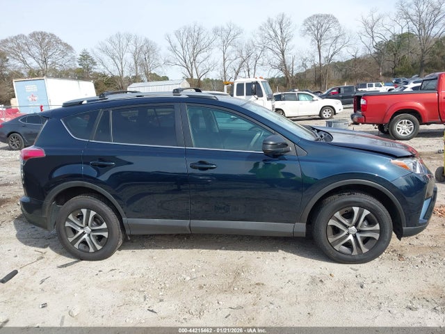Toyota RAV4 LE 2017 2T3BFREV6HW579339 Image 13