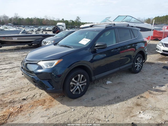 Toyota RAV4 LE 2017 2T3BFREV6HW579339 Image 2