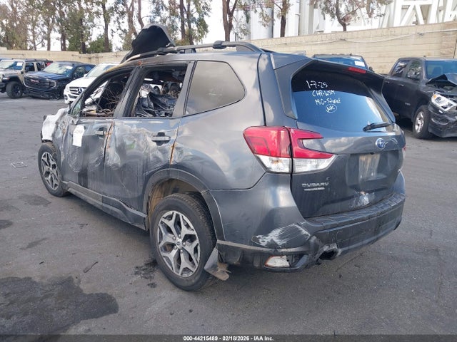 JF2SKAJC3MH519439 Subaru Forester Premium