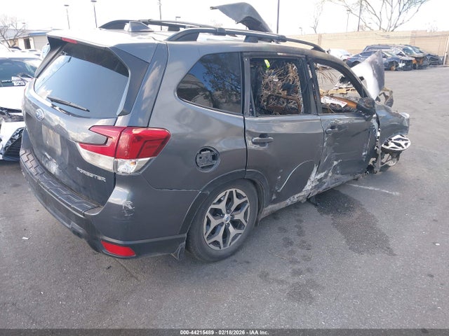 JF2SKAJC3MH519439 Subaru Forester Premium