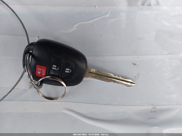 Toyota Prius C One 2014 JTDKDTB31E1085986 Image 11