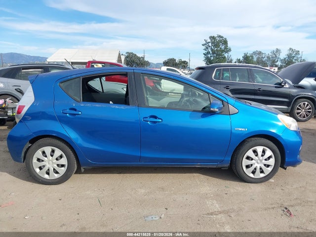 Toyota Prius C Two 2014 JTDKDTB33E1566743 Image 13