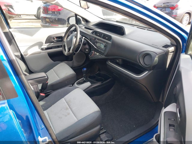 Toyota Prius C Two 2014 JTDKDTB33E1566743 Image 5