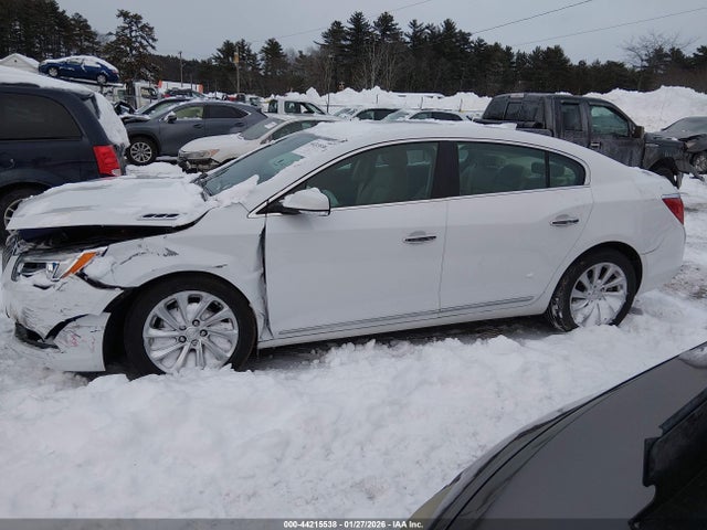 1G4GB5G3XGF100292 Buick Lacrosse Leather