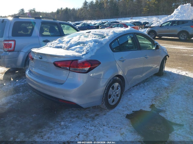 3KPFK4A7XJE231472 KIA FORTE LX