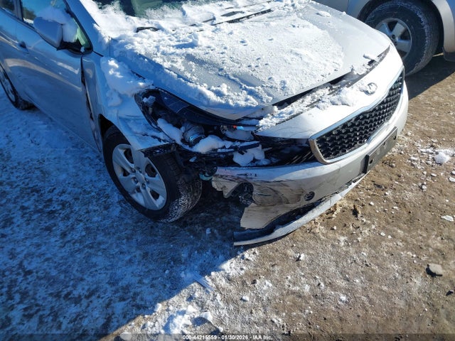 3KPFK4A7XJE231472 KIA FORTE LX