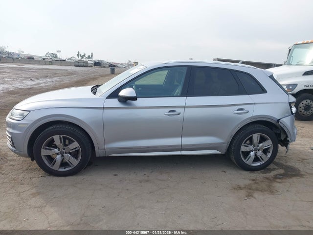 WA1ANAFY9J2084778 Audi Q5 2.0t Premium/2.0t Tech Premium