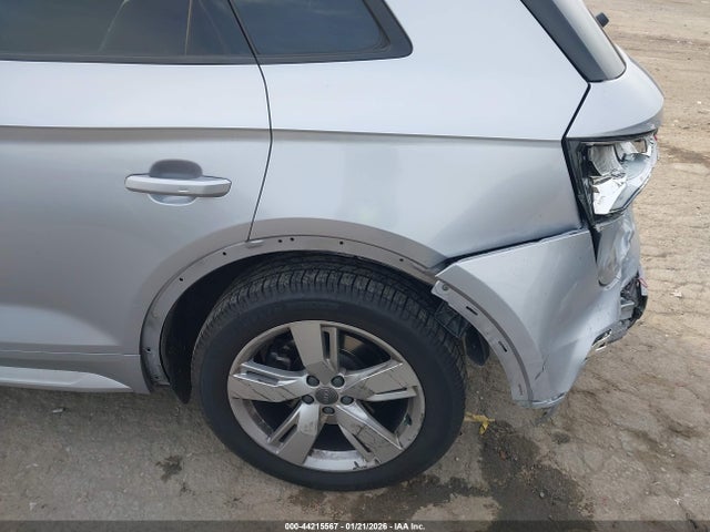 WA1ANAFY9J2084778 Audi Q5 2.0t Premium/2.0t Tech Premium