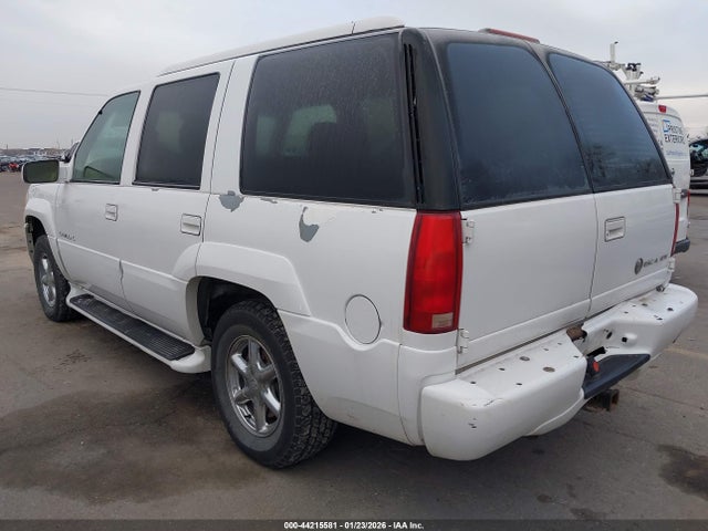 2000 CADILLAC ESCALADE 1GYEK13R8YR141139 Photo 2
