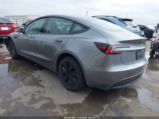2026 TESLA MODEL 3 5YJ3E1EA6TF118081 Photo 2
