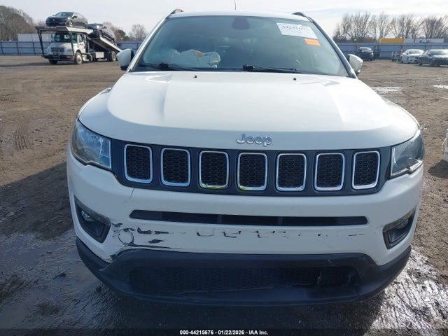 44215676 :رقم المزاد ، 3C4NJCBB6JT286203 vin ، 2018 Jeep Compass Latitude Fwd مزاد بيع