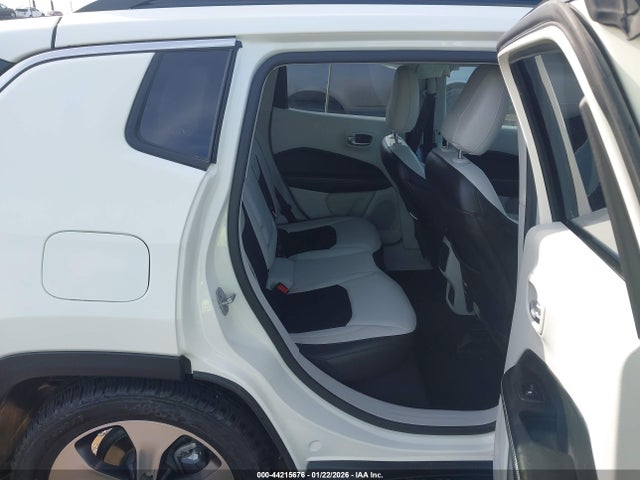 2018 Jeep Compass Latitude Fwd მანქანა იყიდება აუქციონზე, vin: 3C4NJCBB6JT286203, აუქციონის ნომერი: 44215676