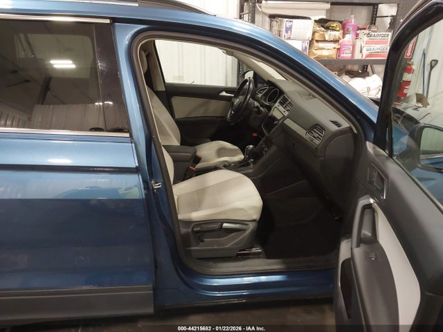 Продажа на аукционе авто 2019 Volkswagen Tiguan 2.0t Se/2.0t Sel/2.0t Sel R-line/2.0t Sel R-line Black, vin: 3VV2B7AX2KM103445, номер лота: 44215682