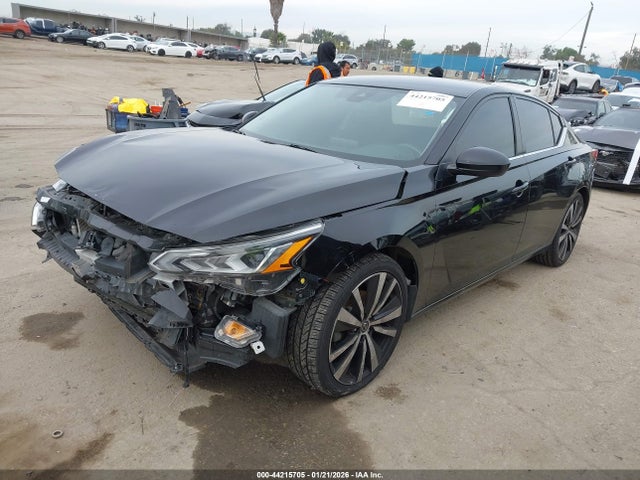 44215705 :رقم المزاد ، 1N4BL4CV2NN401015 vin ، 2022 Nissan Altima Sr Fwd مزاد بيع