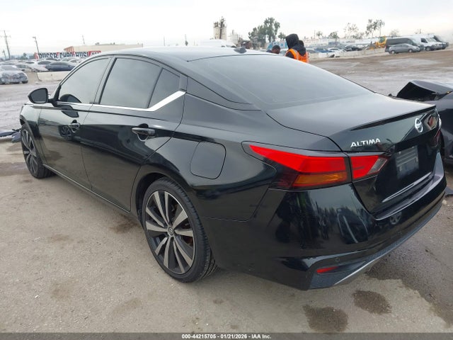 44215705 :رقم المزاد ، 1N4BL4CV2NN401015 vin ، 2022 Nissan Altima Sr Fwd مزاد بيع