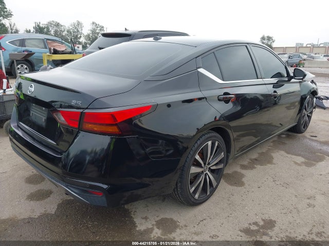44215705 :رقم المزاد ، 1N4BL4CV2NN401015 vin ، 2022 Nissan Altima Sr Fwd مزاد بيع