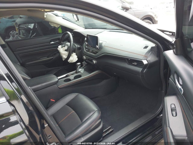 44215705 :رقم المزاد ، 1N4BL4CV2NN401015 vin ، 2022 Nissan Altima Sr Fwd مزاد بيع