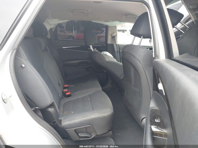 5XYPG4A56KG591508 KIA Sorento 3.3l S