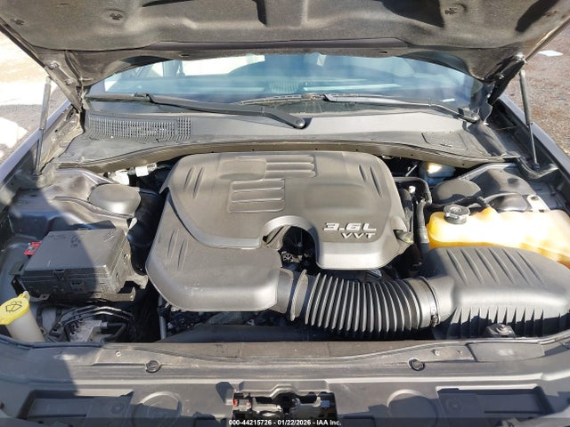 2015 Chrysler 300 Limited მანქანა იყიდება აუქციონზე, vin: 2C3CCAAG6FH786384, აუქციონის ნომერი: 44215726