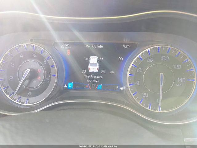 2015 Chrysler 300 Limited მანქანა იყიდება აუქციონზე, vin: 2C3CCAAG6FH786384, აუქციონის ნომერი: 44215726