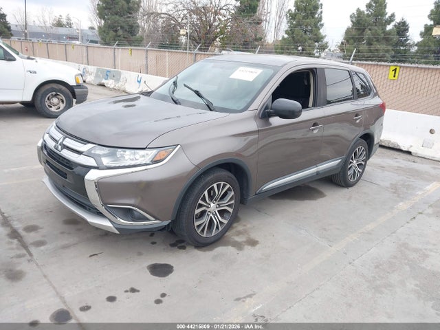2018 MITSUBISHI OUTLANDER JA4AD2A37JZ021495 Photo 1