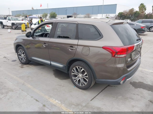 2018 MITSUBISHI OUTLANDER JA4AD2A37JZ021495 Photo 2