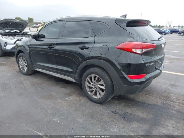2018 HYUNDAI TUCSON KM8J33A48JU720716 Photo 2