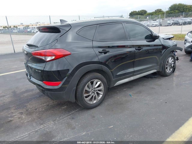 2018 HYUNDAI TUCSON KM8J33A48JU720716 Photo 3