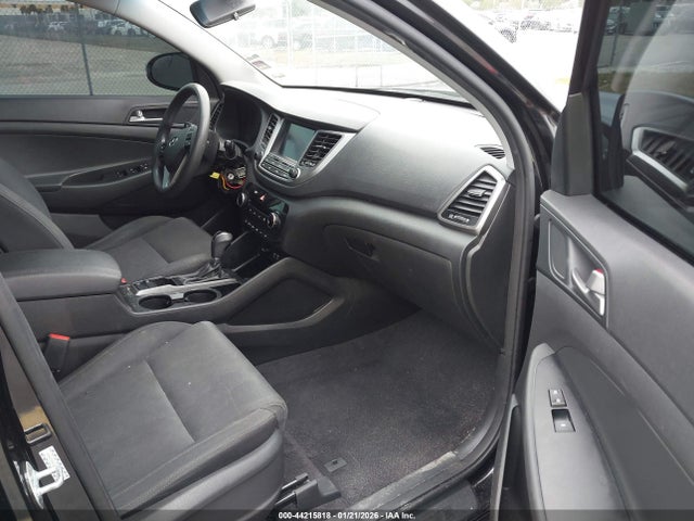 2018 HYUNDAI TUCSON KM8J33A48JU720716 Photo 4