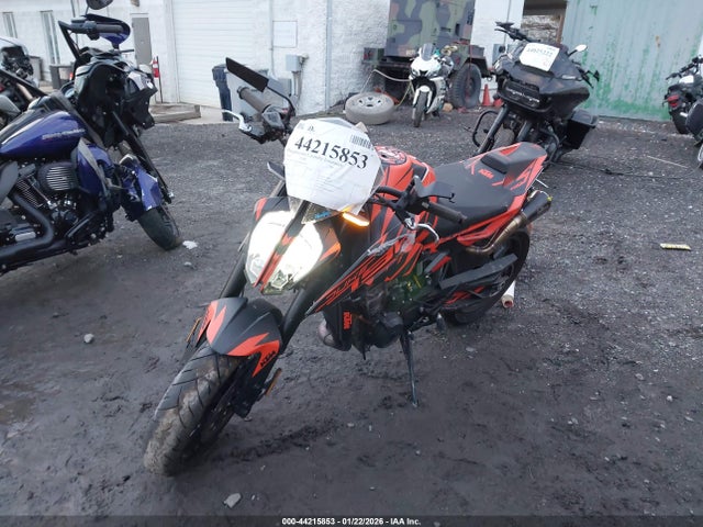 KTM 790 Duke 2023 LCETU7404PH700510 Image 2