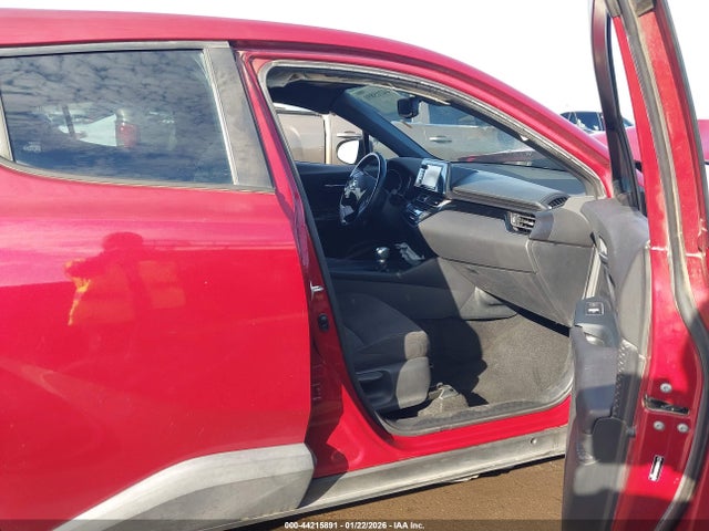 NMTKHMBX6JR037618 Toyota C-hr Xle Premium