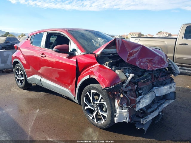 NMTKHMBX6JR037618 Toyota C-hr Xle Premium