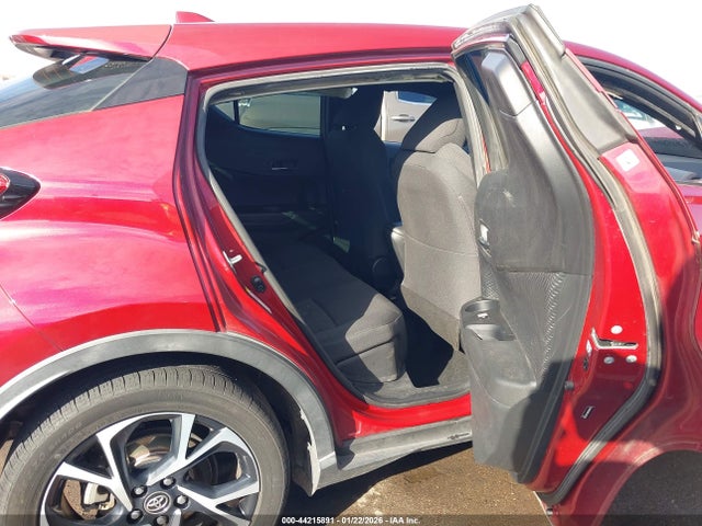NMTKHMBX6JR037618 Toyota C-hr Xle Premium