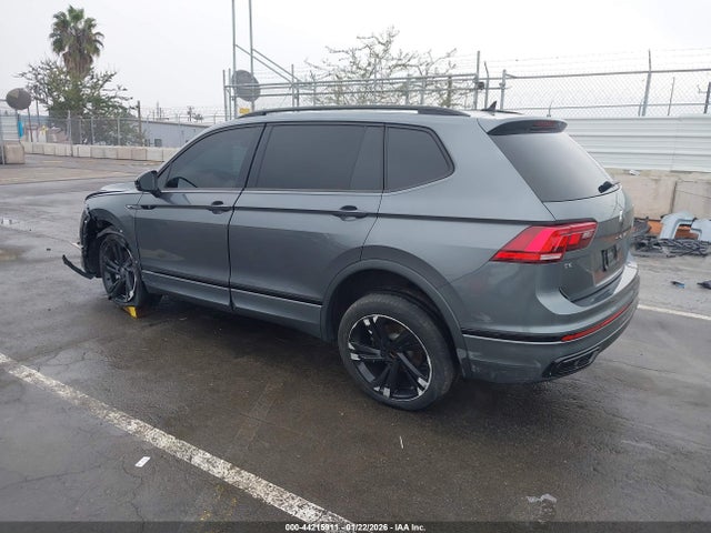 3VVCB7AX3PM132125 Volkswagen Tiguan 2.0t Se R-line Black