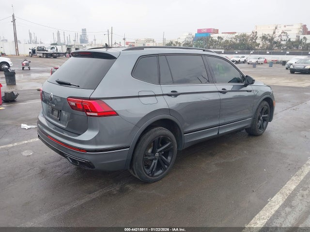 3VVCB7AX3PM132125 Volkswagen Tiguan 2.0t Se R-line Black