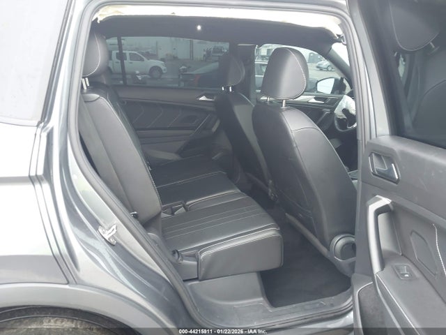 3VVCB7AX3PM132125 Volkswagen Tiguan 2.0t Se R-line Black