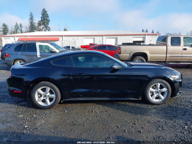 1FA6P8AM6H5277374 Ford Mustang V6