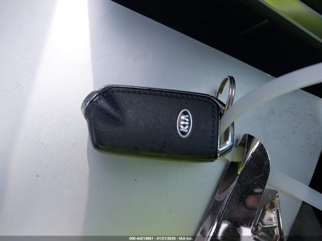 KNAE25LA4J6011063 KIA Stinger Premium