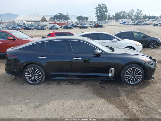 KNAE25LA4J6011063 KIA Stinger Premium