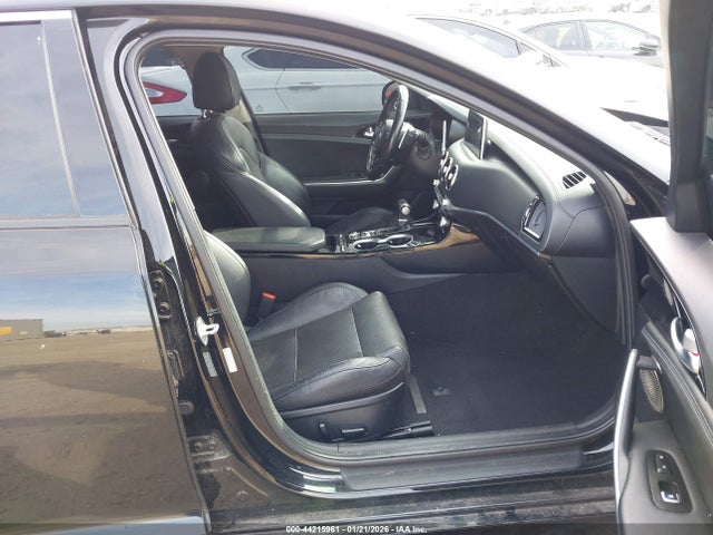 KNAE25LA4J6011063 KIA Stinger Premium