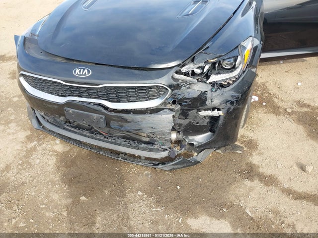 KNAE25LA4J6011063 KIA Stinger Premium