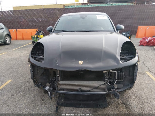 Porsche Macan 2019 WP1AA2A56KLB09182 Image 13